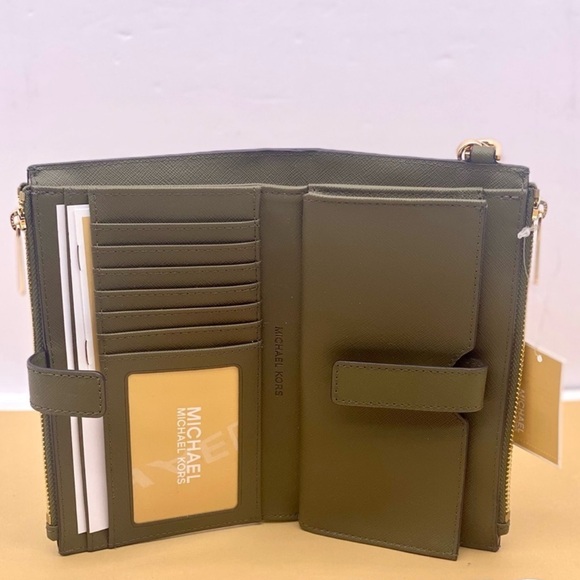 Michael Kors DoubleZip Wallet Wristlet
Phone Case DUFFLE - Picture 3 of 14